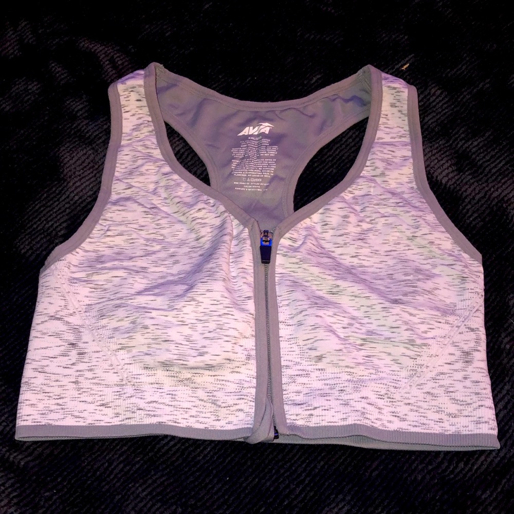 Women’s sports bra